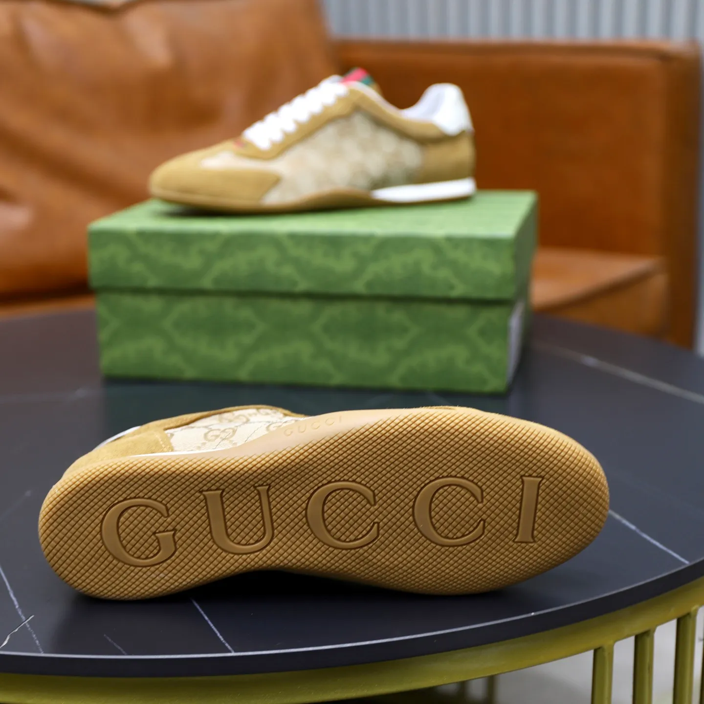 Ex-factory price: 462💰🙅‍♂️🙅‍♂️🙅‍♂️ Brand: Gucci GUCCi Standard code: 38-44 (45 customized) Grade: Same as the official website Material: Original cowhide stitching brand cloth Comfortable and breathable pigskin lining Lightweight and wear-resistant sports outsole Style category: Men's fashion casual shoes Running sports shoes Distinguished luxury brand elements Top luxury color: actual picture color